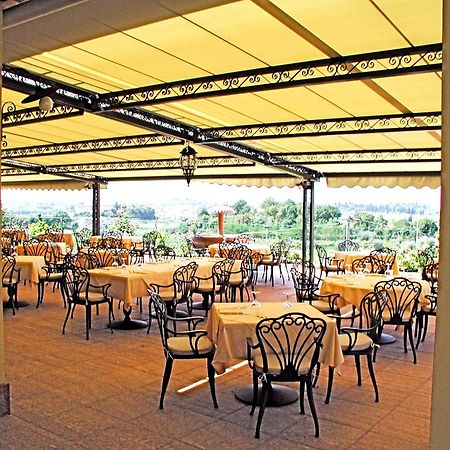 קאבאיון ורונסה Hotel La Dolce Vita מראה חיצוני תמונה