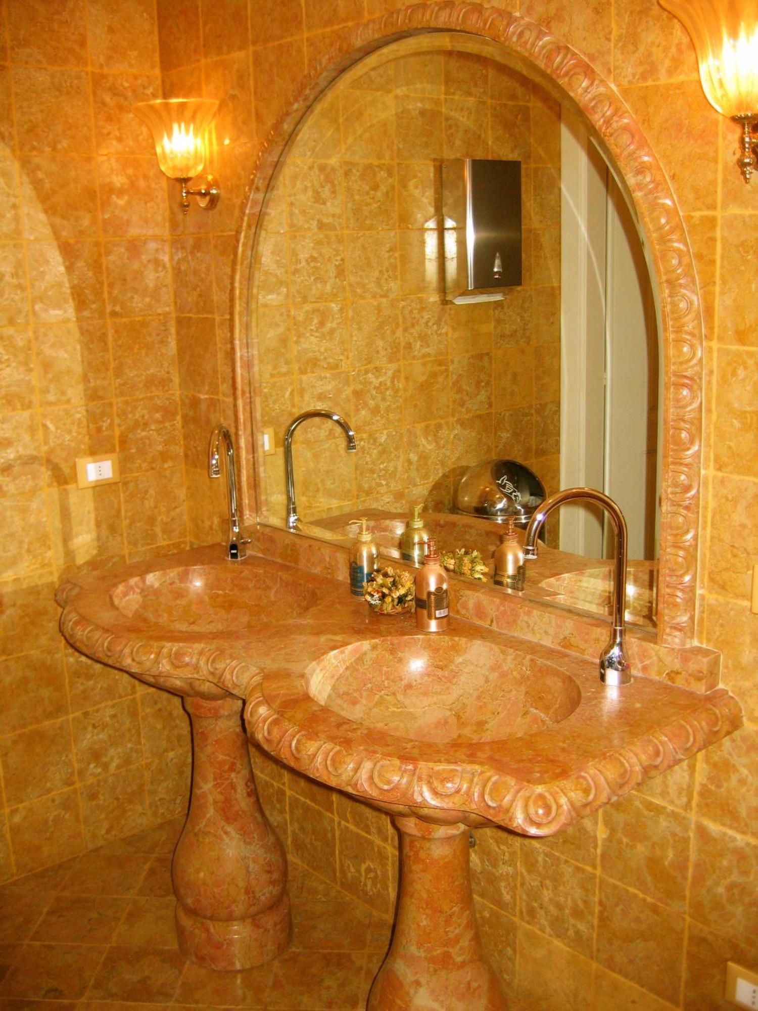 קאבאיון ורונסה Hotel La Dolce Vita מראה חיצוני תמונה