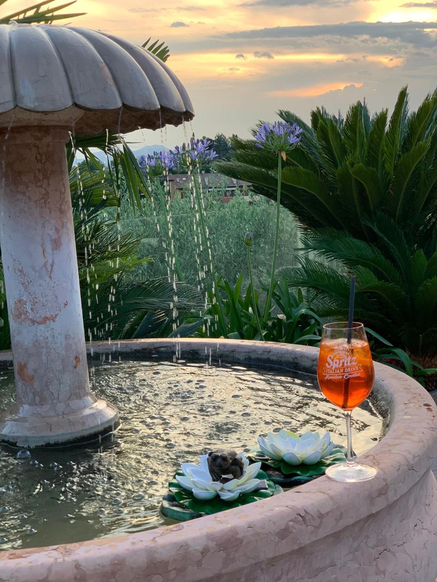 קאבאיון ורונסה Hotel La Dolce Vita מראה חיצוני תמונה