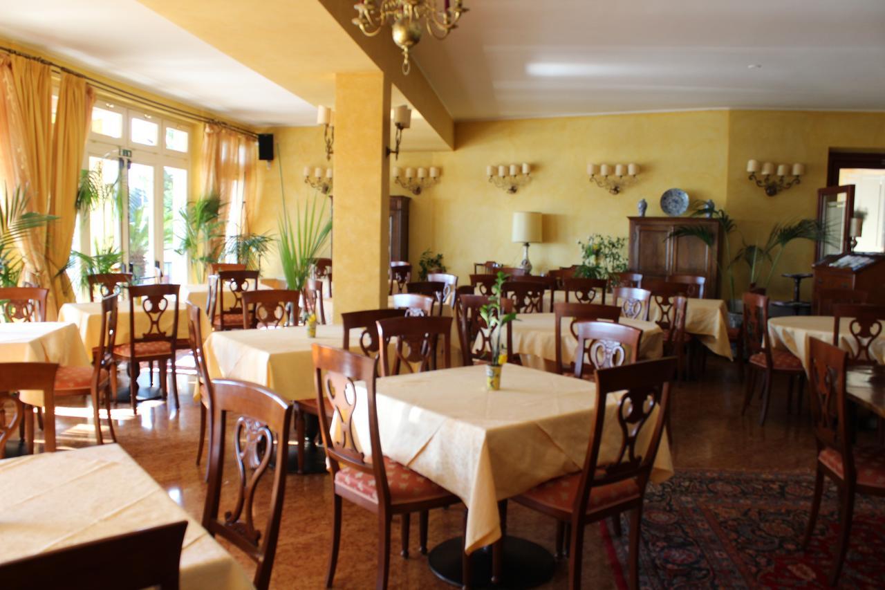 קאבאיון ורונסה Hotel La Dolce Vita מראה חיצוני תמונה