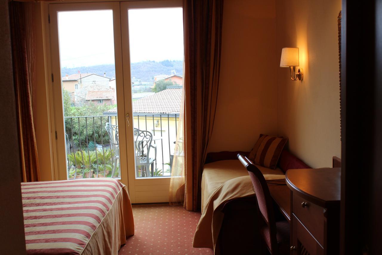 קאבאיון ורונסה Hotel La Dolce Vita מראה חיצוני תמונה